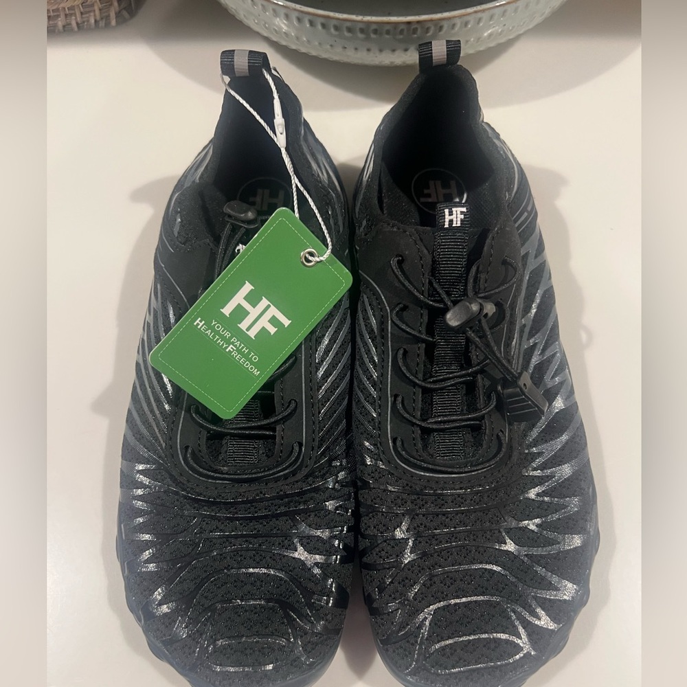 NWT HF black barefoot shoes Hike Footwear size 40